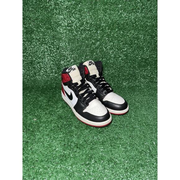 Air Jordan 1 Retro High OG Black Toe GS Kids Size 6Y Women 7.5 Black Red Chicago - Picture 2 of 12